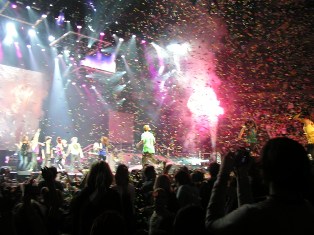 Finale with confetti and fireworks