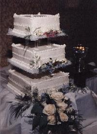 The Wedding Cake with the Flowers